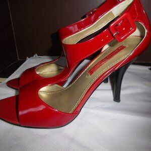 Bandolino Women's Classic Red Heeled Sandal Ankle Buckle sz 7M